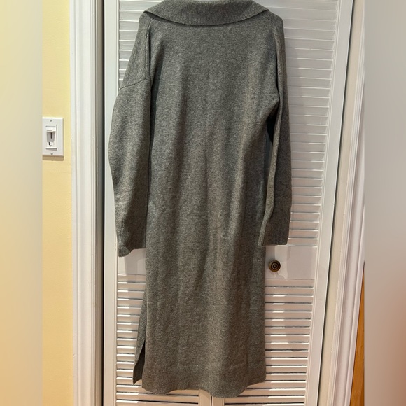 Abercombie & Fitch grey sweater dress- size small tall - Picture 3 of 5